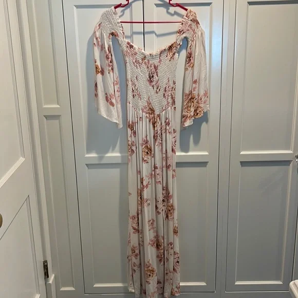 olivaceous off the shoulder dress Olivaceous Dresses | Nwt Olivaceous Off The Shoulder Boho Maxi Dress M | Color: Cream/Pink | Size: M